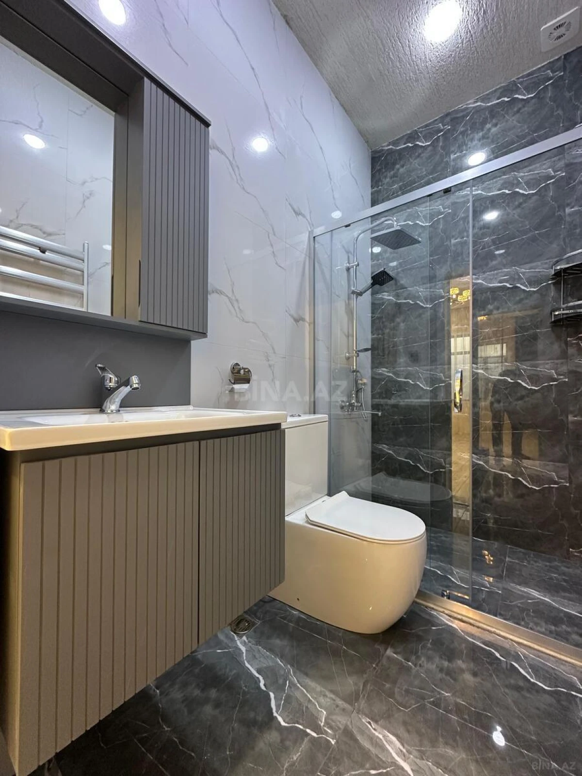 Satılır 4 otaqlı həyət evi 150 m²