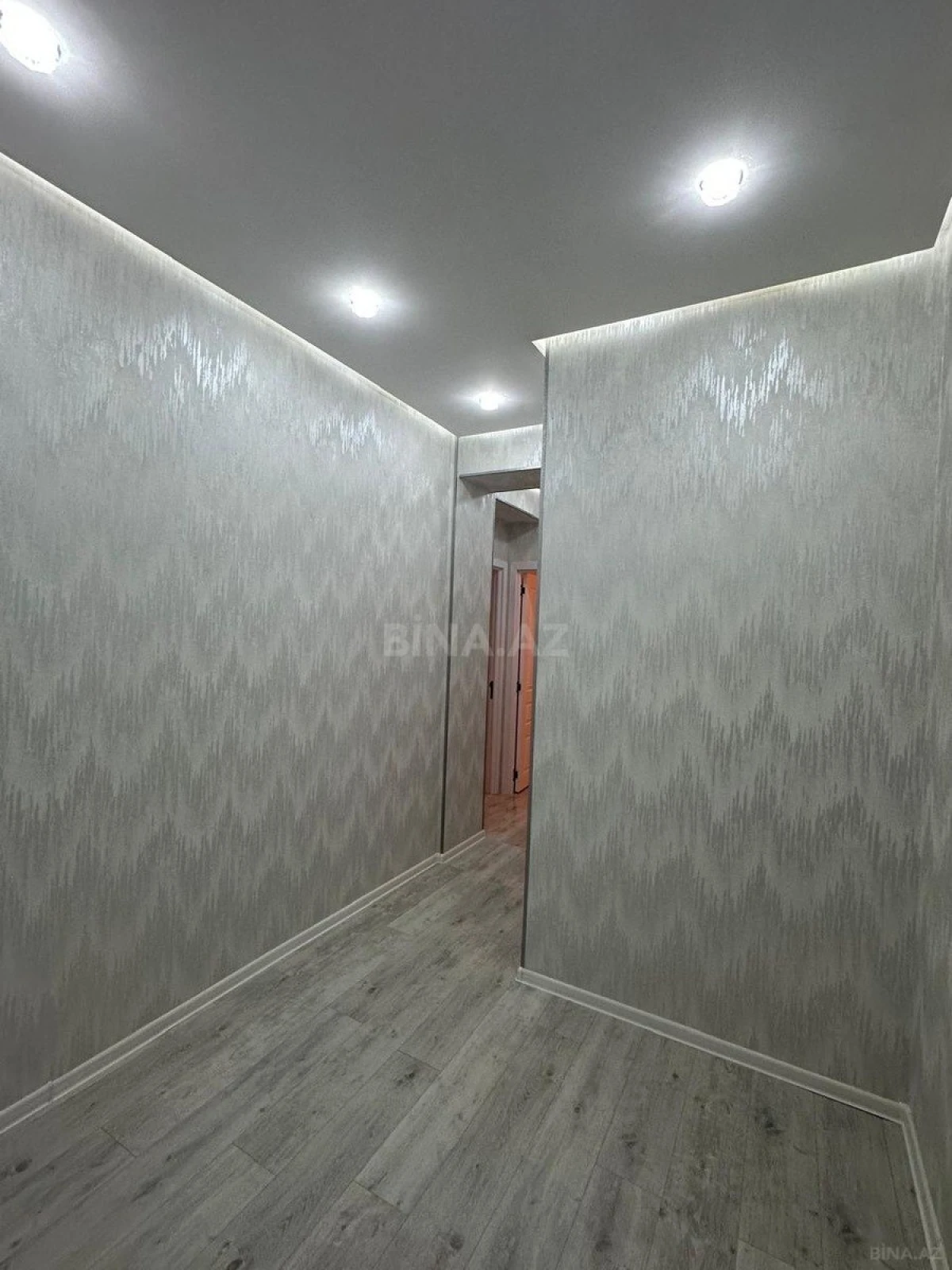 Satılır 2 otaqlı mənzil 53 m²