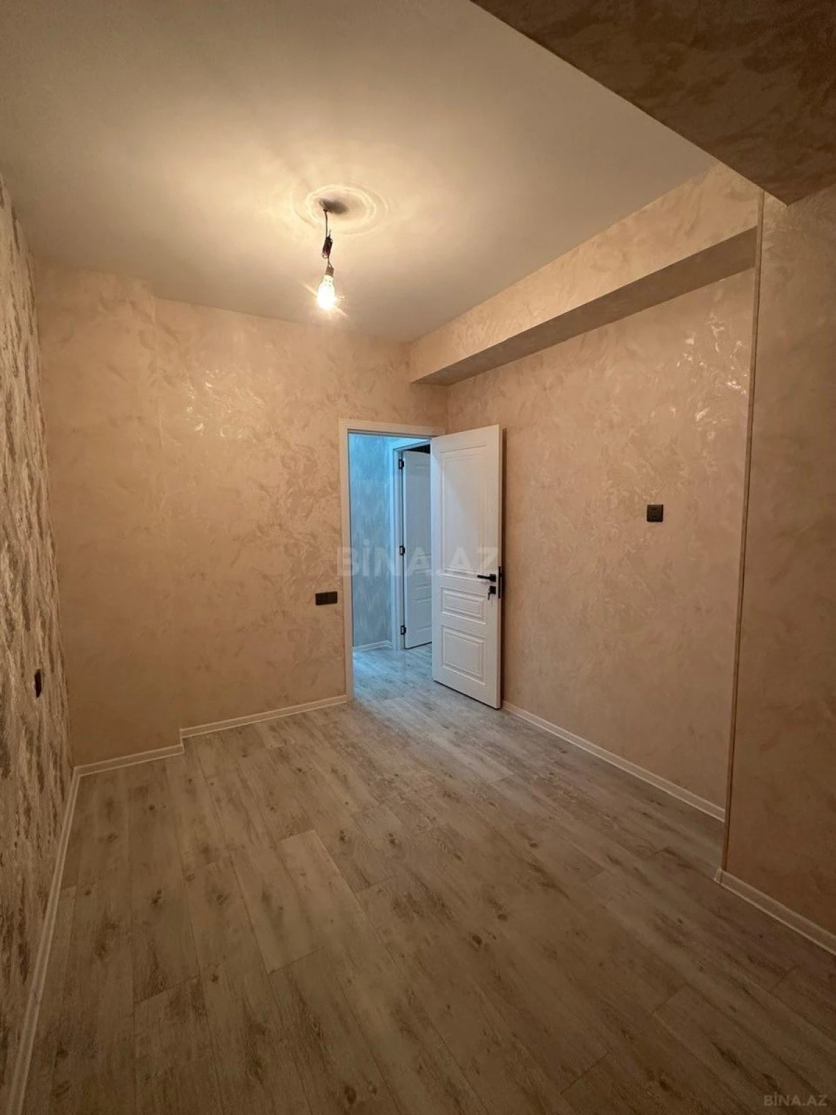 Satılır 2 otaqlı mənzil 53 m²