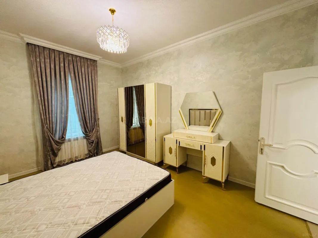 Satılır 6 otaqlı həyət evi 500 m²