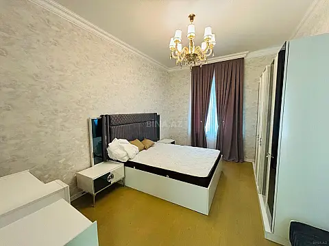 Satılır 6 otaqlı həyət evi 500 m²