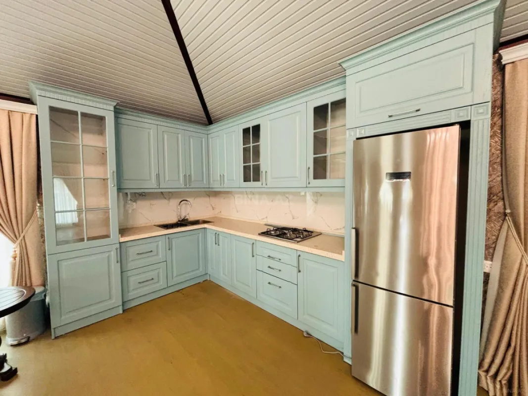 Satılır 6 otaqlı həyət evi 500 m²