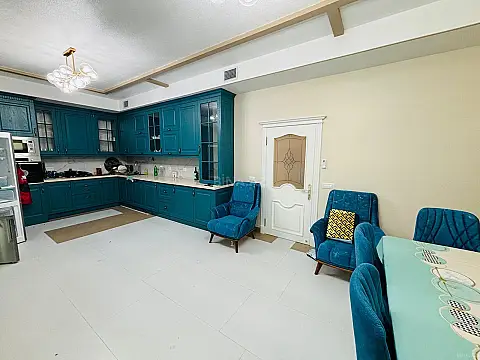 Satılır 6 otaqlı həyət evi 500 m²