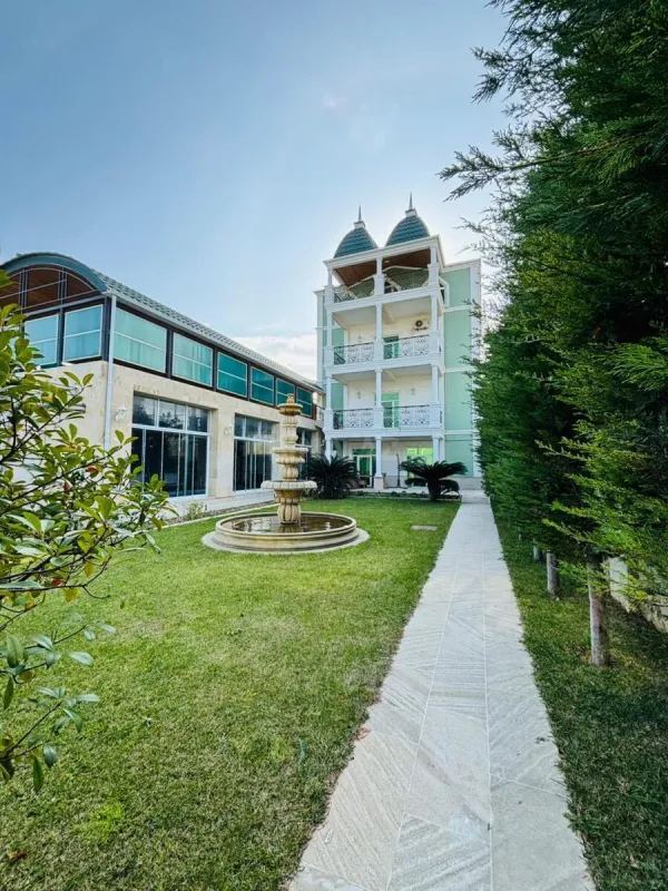 Satılır 6 otaqlı həyət evi 500 m²