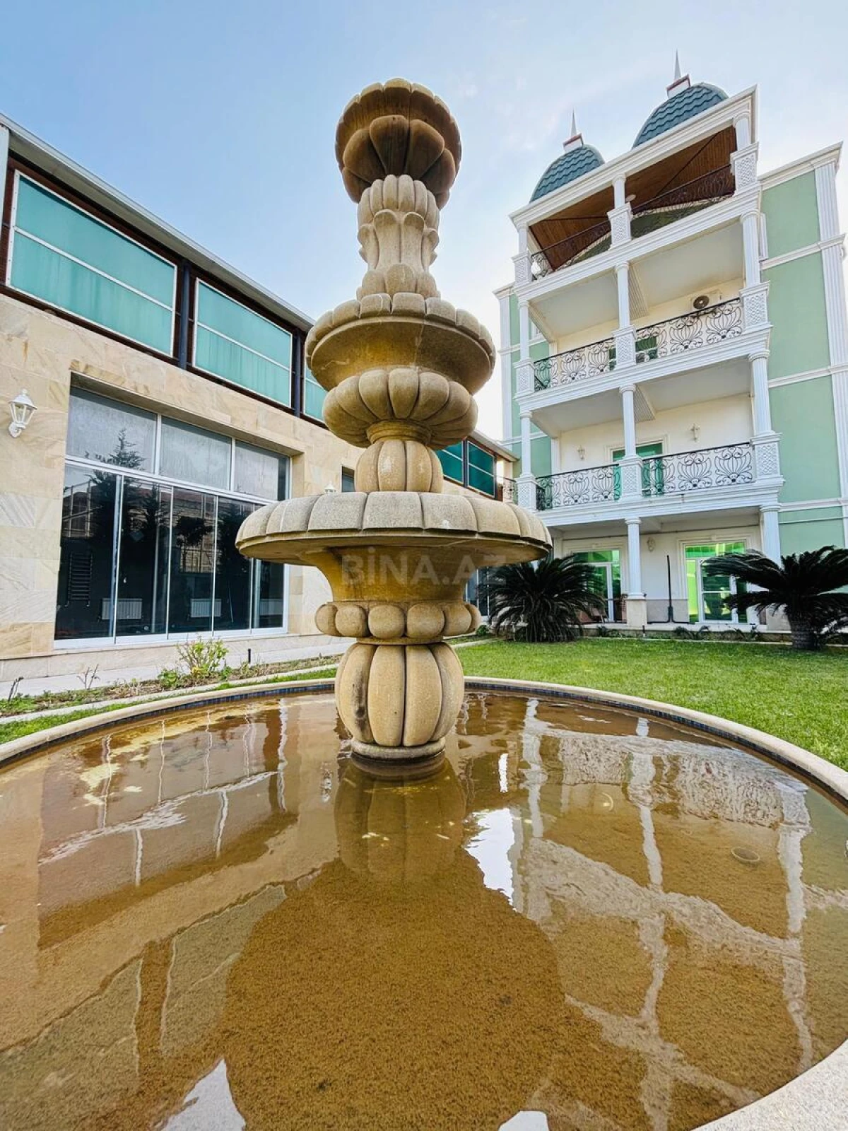 Satılır 6 otaqlı həyət evi 500 m²