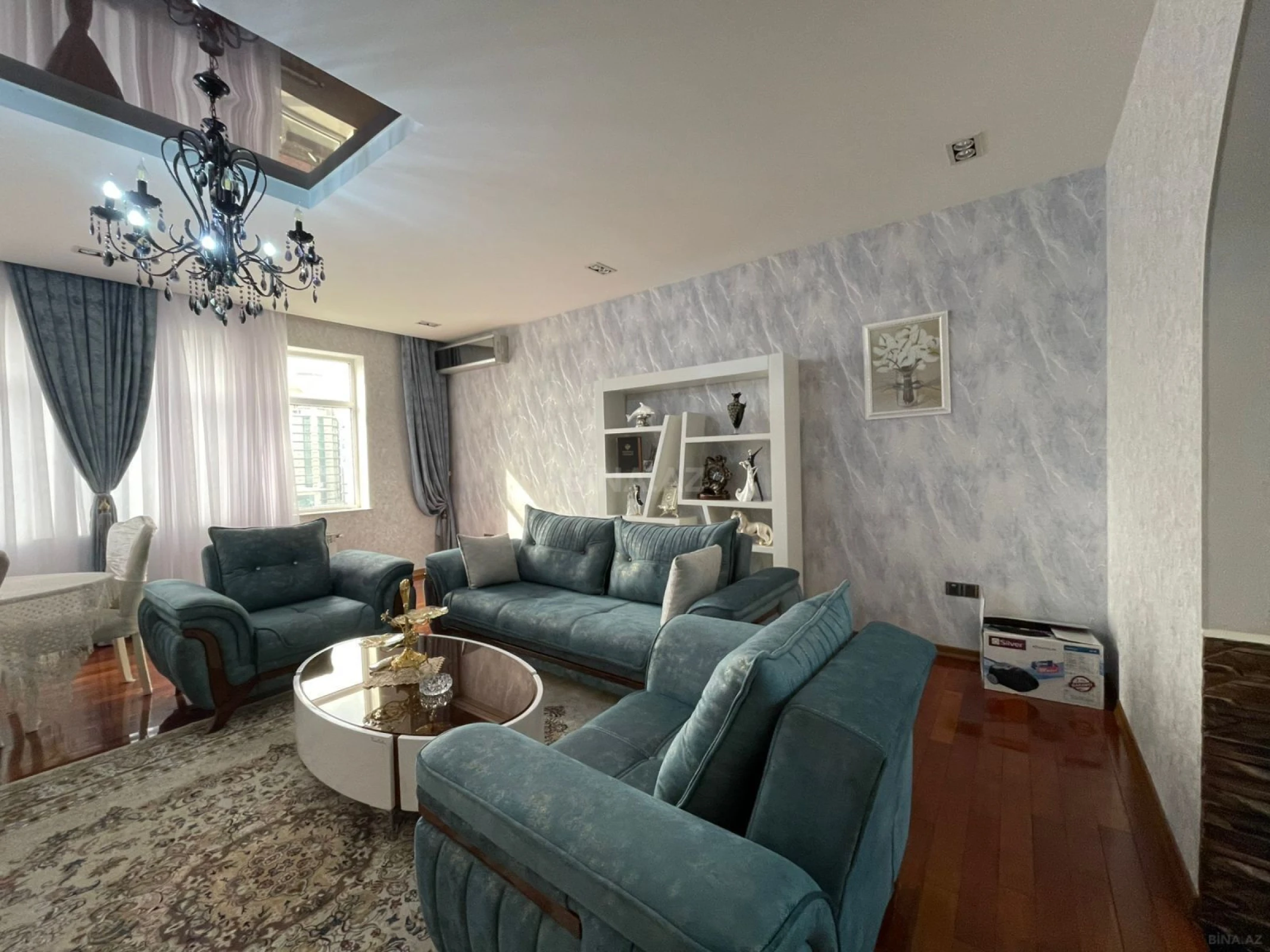Kirayə verilir 3 otaqlı mənzil 130 m²