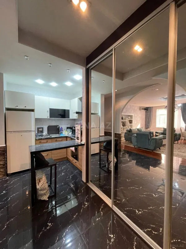 Kirayə verilir 3 otaqlı mənzil 130 m²