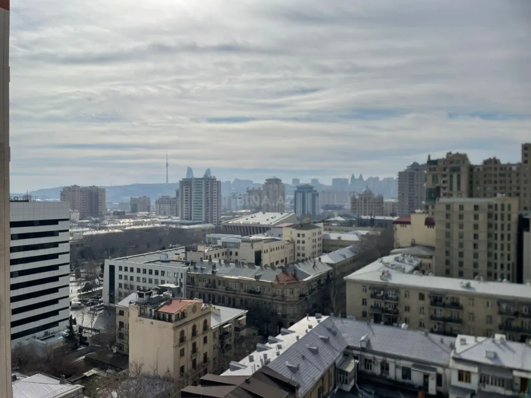 Kirayə verilir 3 otaqlı mənzil 130 m²