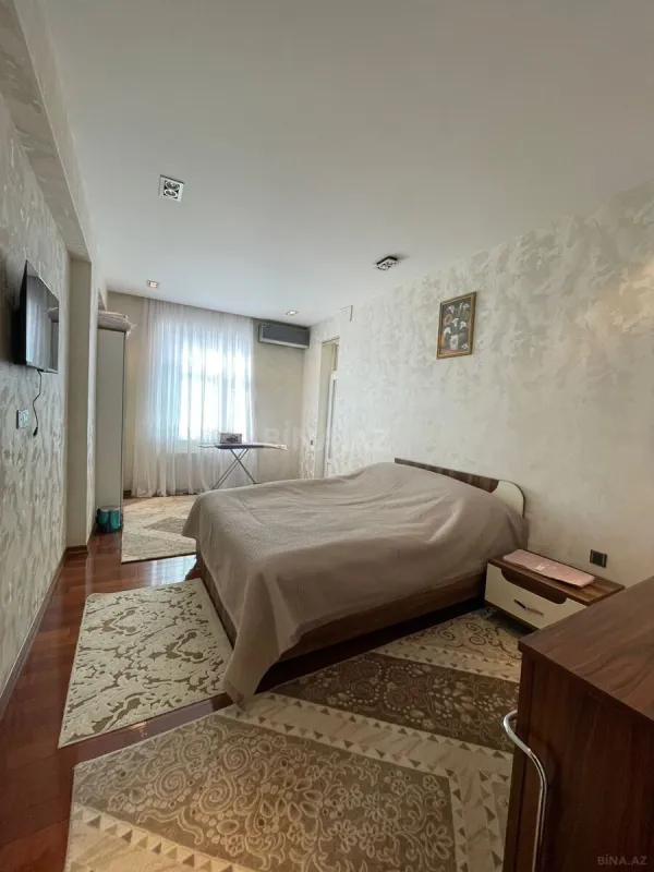Kirayə verilir 3 otaqlı mənzil 130 m²