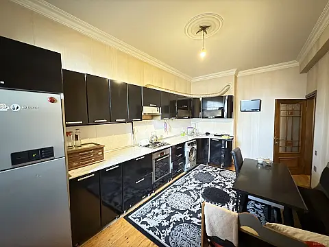 Satılır 3 otaqlı mənzil 108 m²