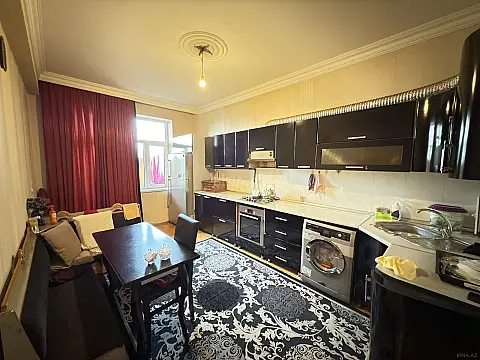 Satılır 3 otaqlı mənzil 108 m²