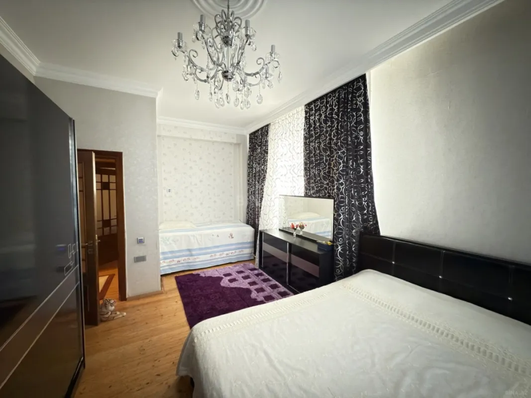 Satılır 3 otaqlı mənzil 108 m²