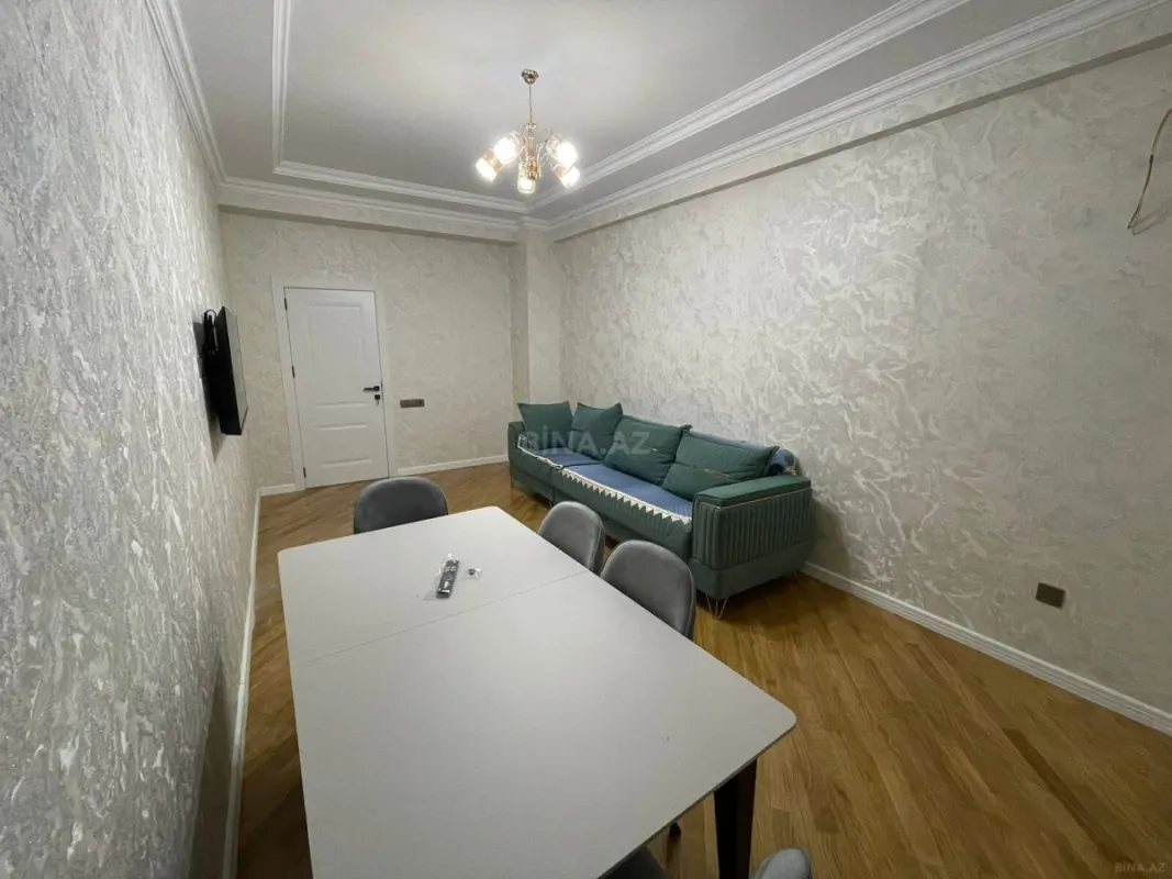 Kirayə verilir 2 otaqlı mənzil 98 m²