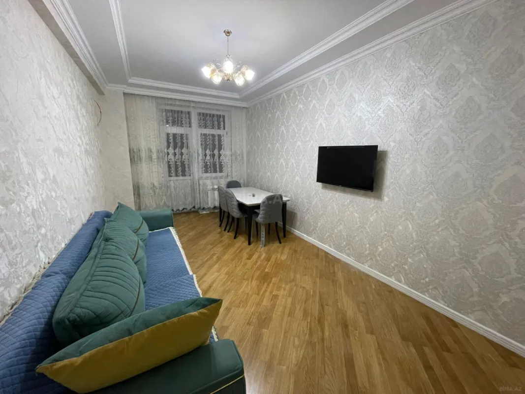 Kirayə verilir 2 otaqlı mənzil 98 m²