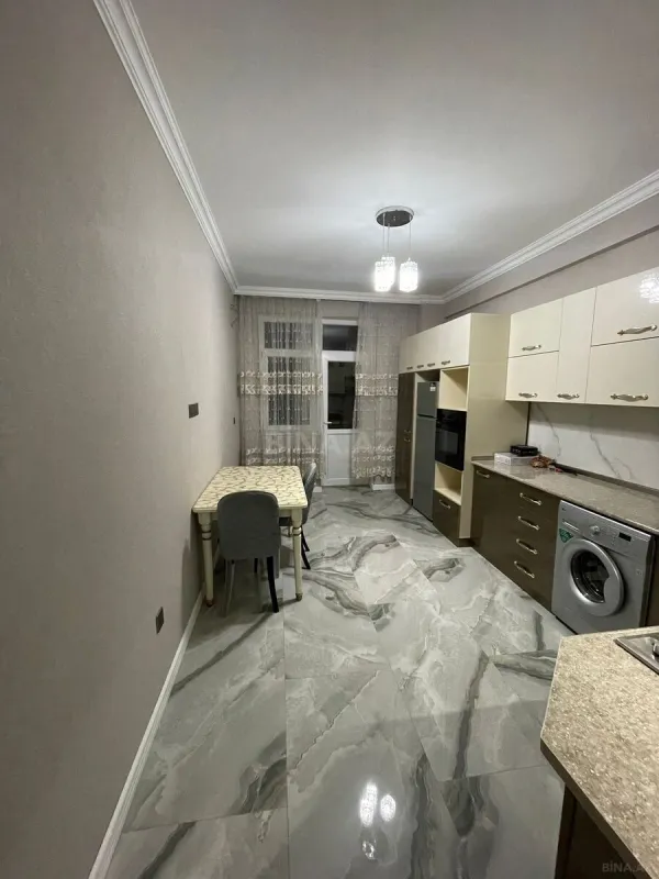 Kirayə verilir 2 otaqlı mənzil 98 m²