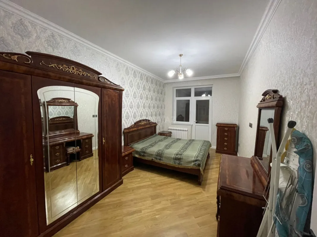 Kirayə verilir 2 otaqlı mənzil 98 m²