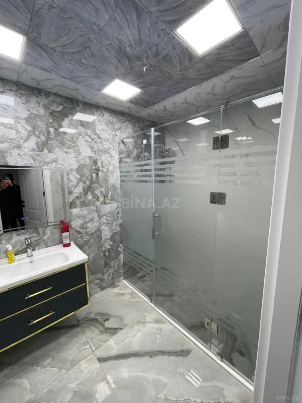 Kirayə verilir 2 otaqlı mənzil 98 m²