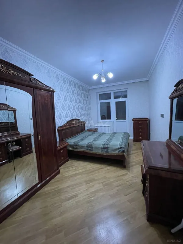 Kirayə verilir 2 otaqlı mənzil 98 m²