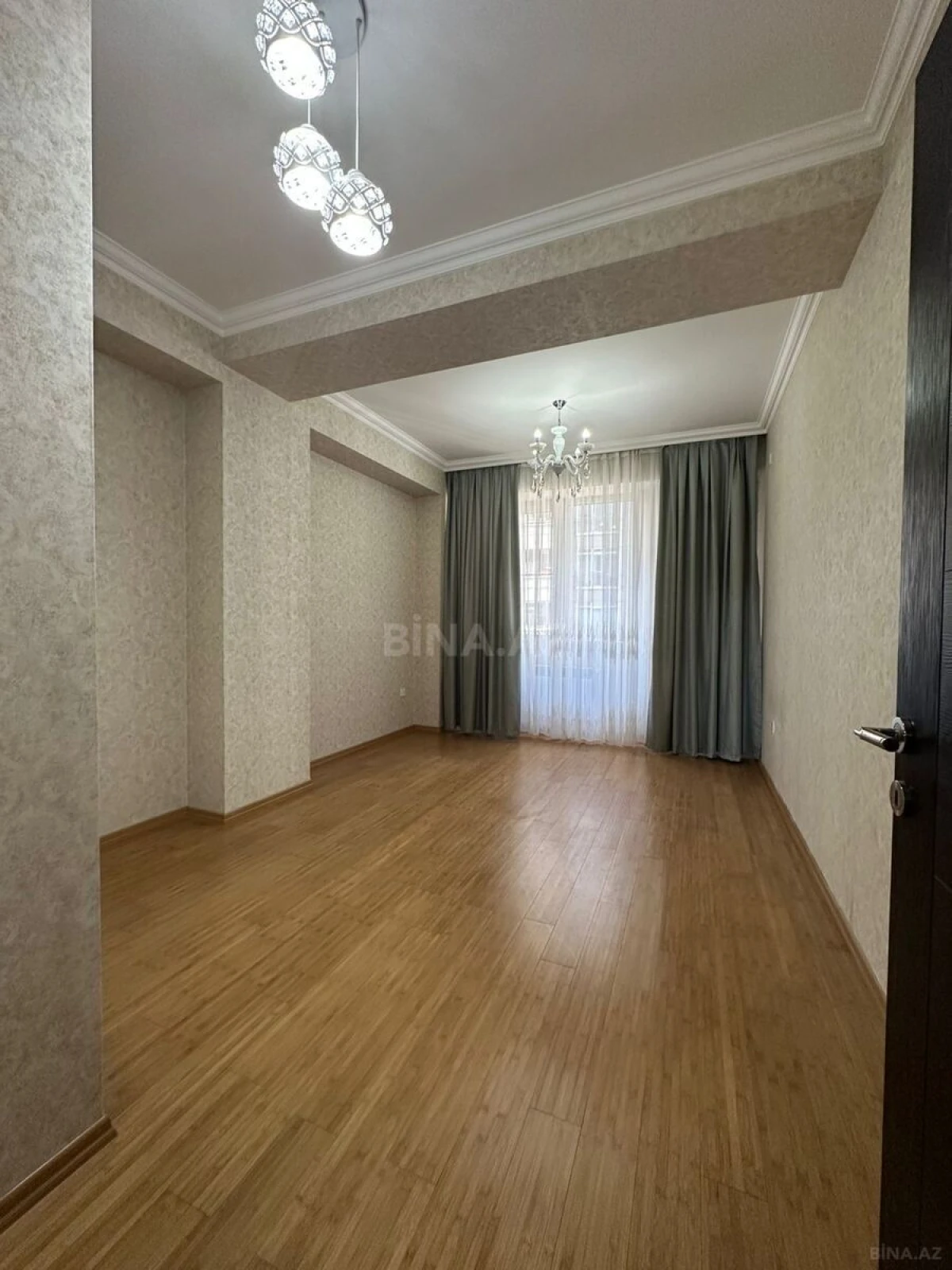 Satılır 2 otaqlı mənzil 72 m²