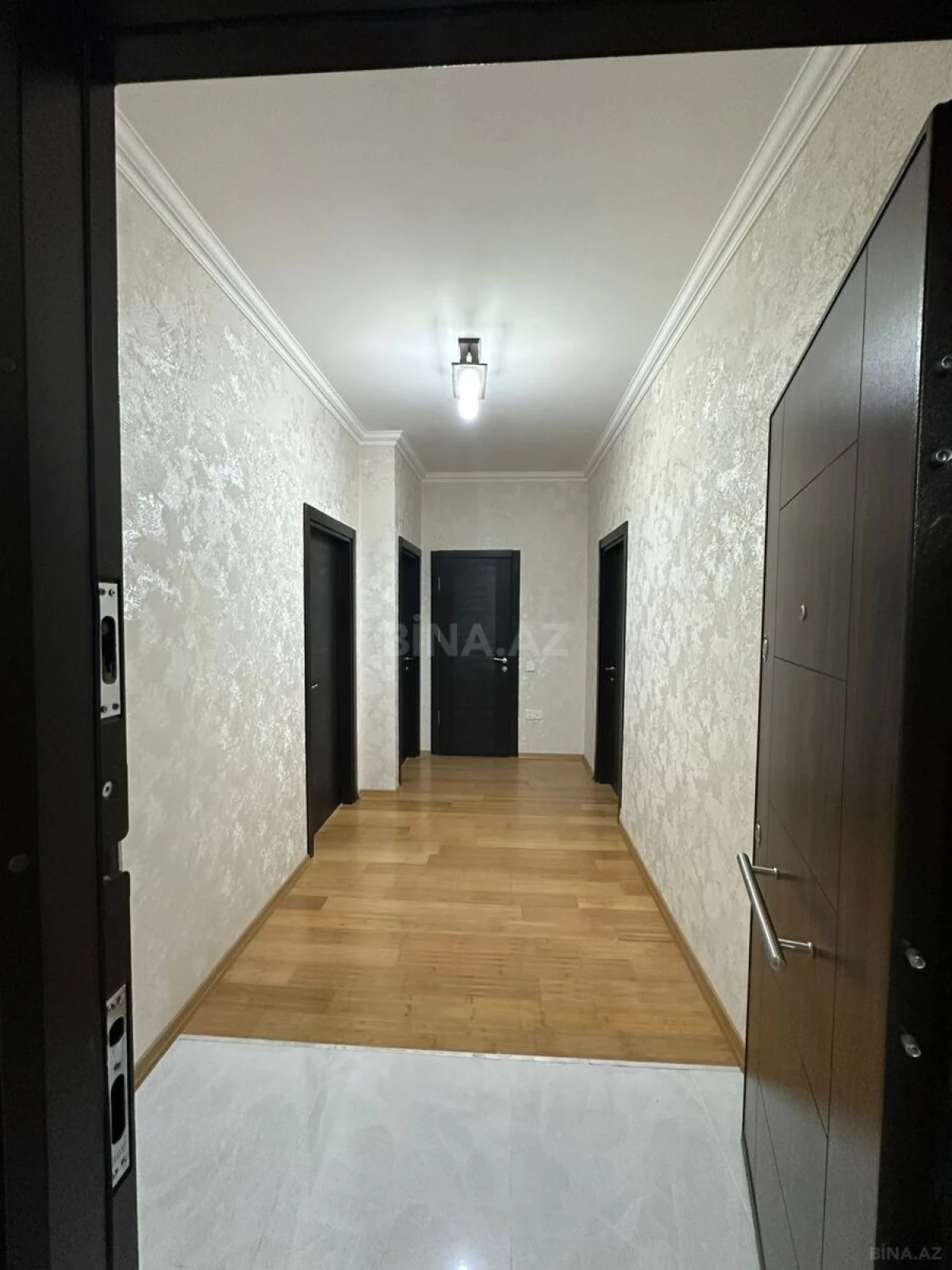Satılır 2 otaqlı mənzil 72 m²