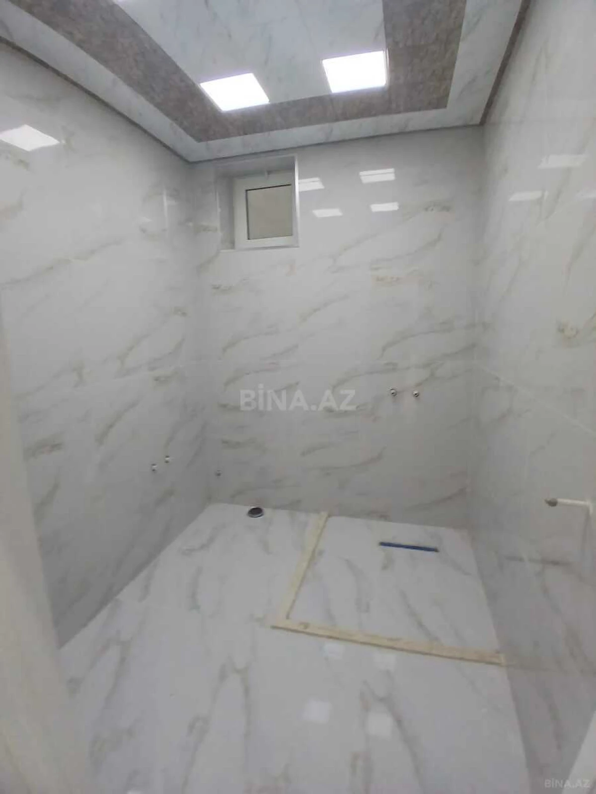 Satılır 5 otaqlı həyət evi 180 m²