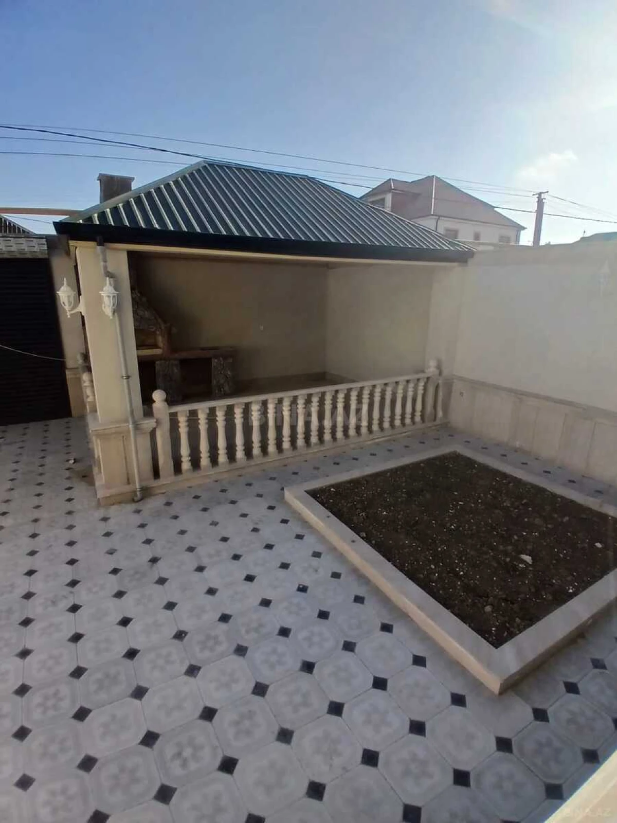 Satılır 5 otaqlı həyət evi 180 m²