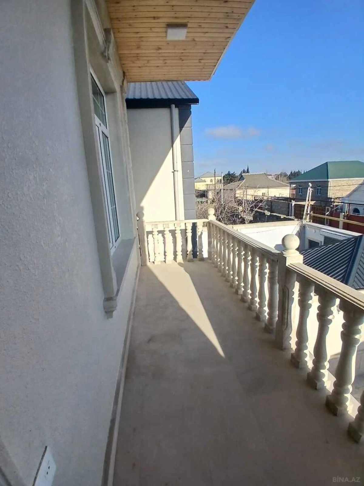 Satılır 5 otaqlı həyət evi 180 m²