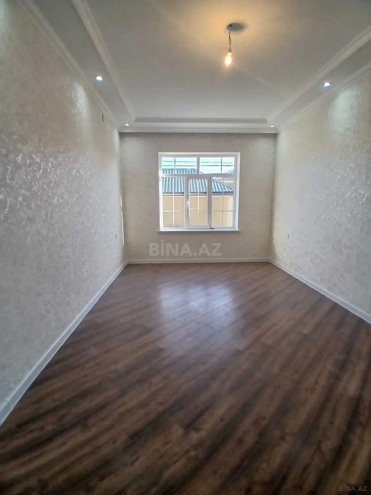 Satılır 5 otaqlı həyət evi 180 m²