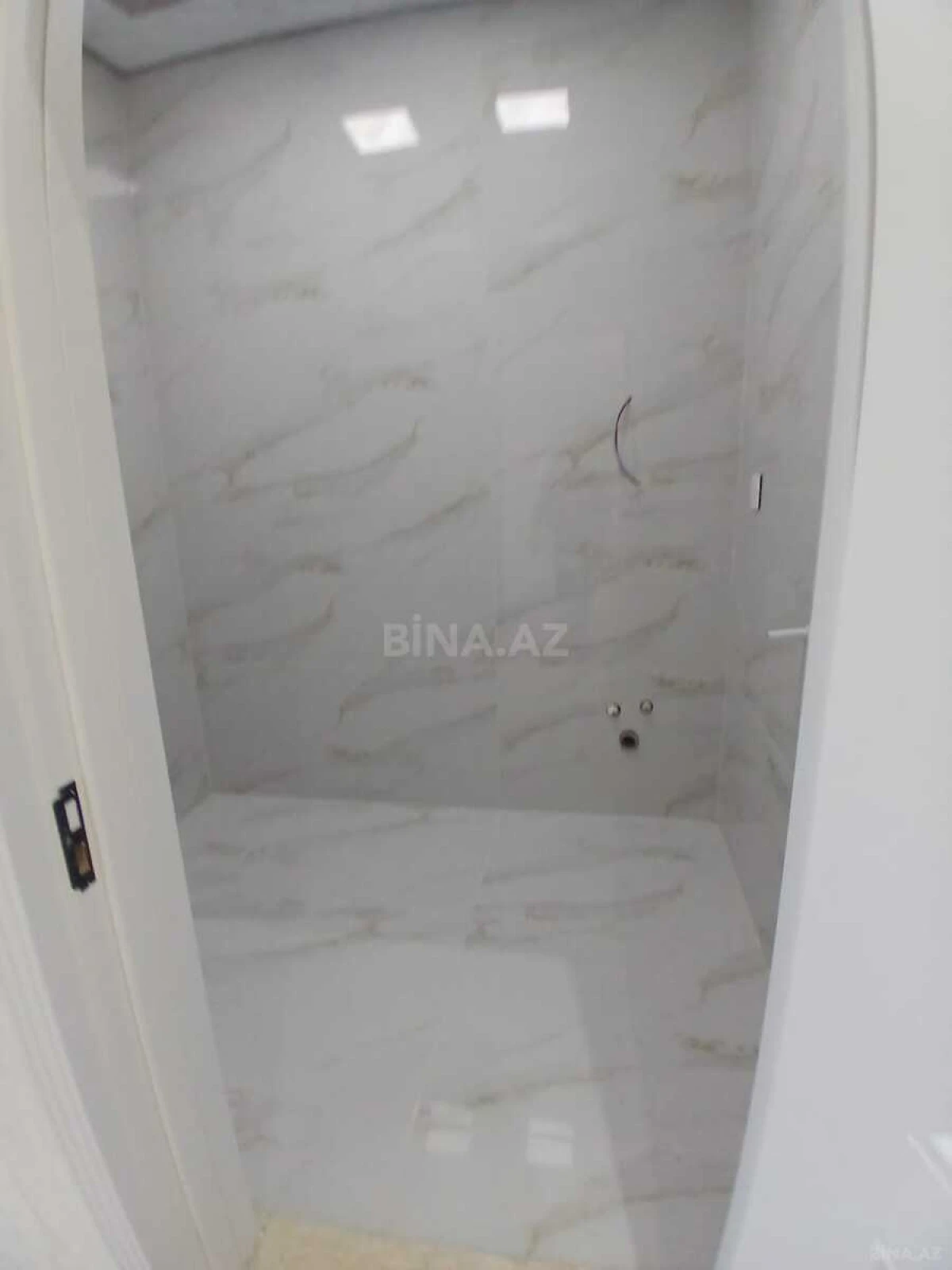 Satılır 5 otaqlı həyət evi 180 m²