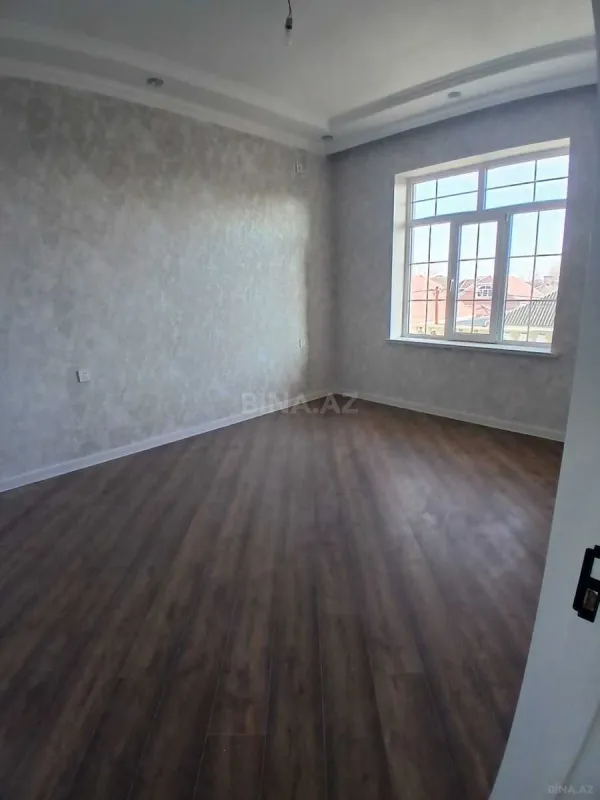 Satılır 5 otaqlı həyət evi 180 m²