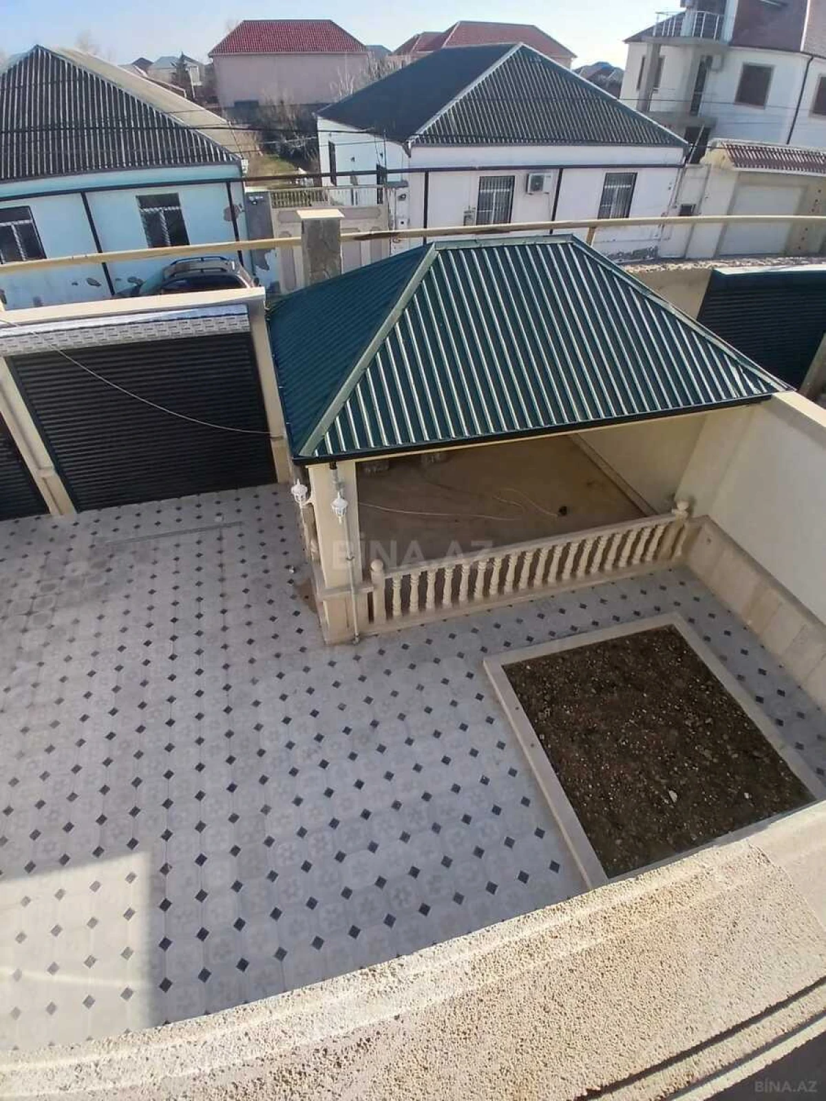 Satılır 5 otaqlı həyət evi 180 m²