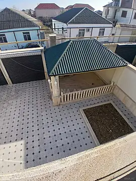 Satılır 5 otaqlı həyət evi 180 m²