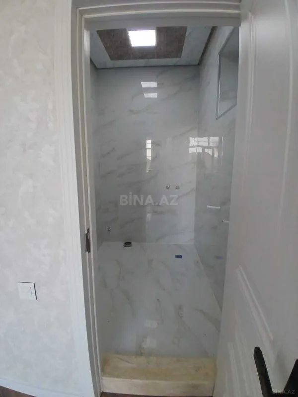 Satılır 5 otaqlı həyət evi 180 m²