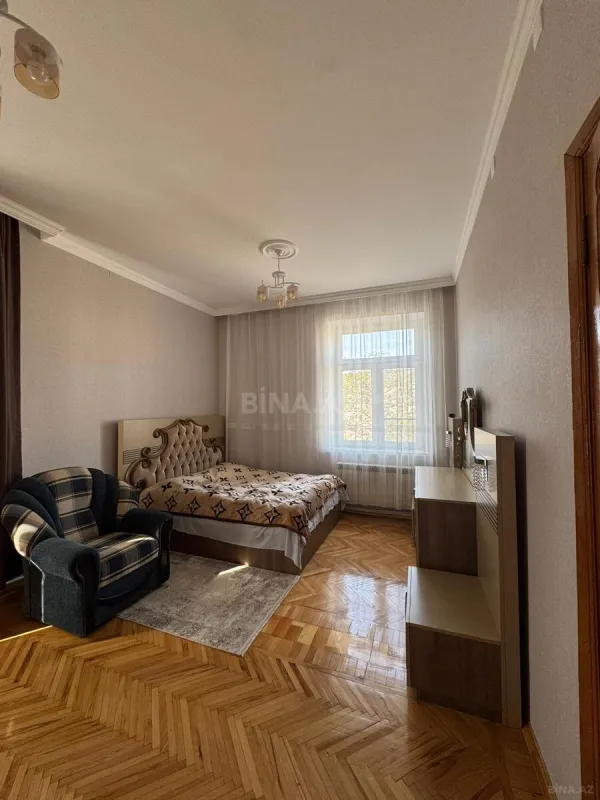 Kirayə verilir 2 otaqlı mənzil 80 m²