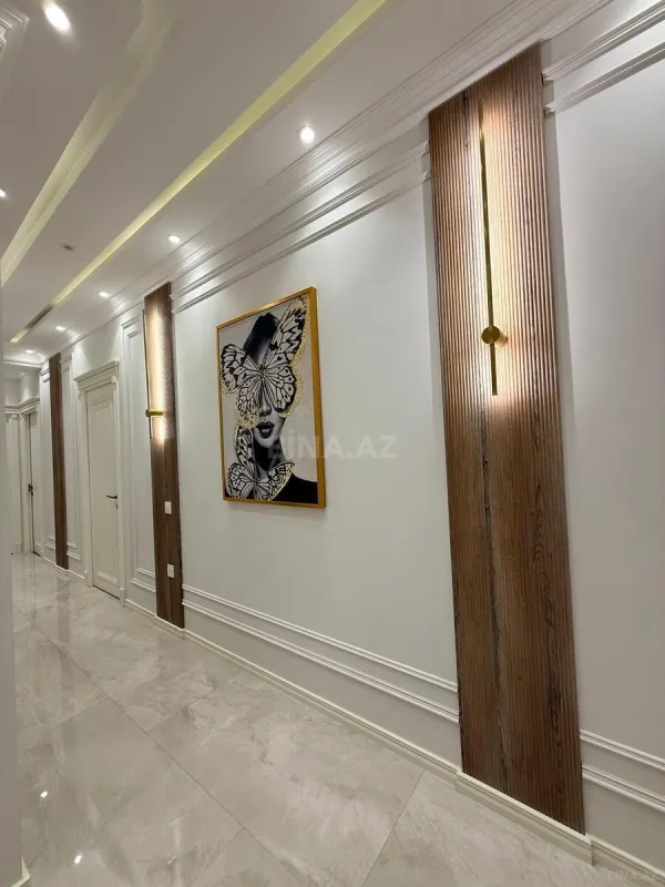 Satılır 3 otaqlı mənzil 137 m²