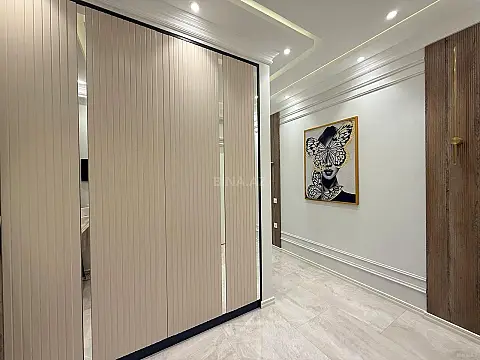 Satılır 3 otaqlı mənzil 137 m²