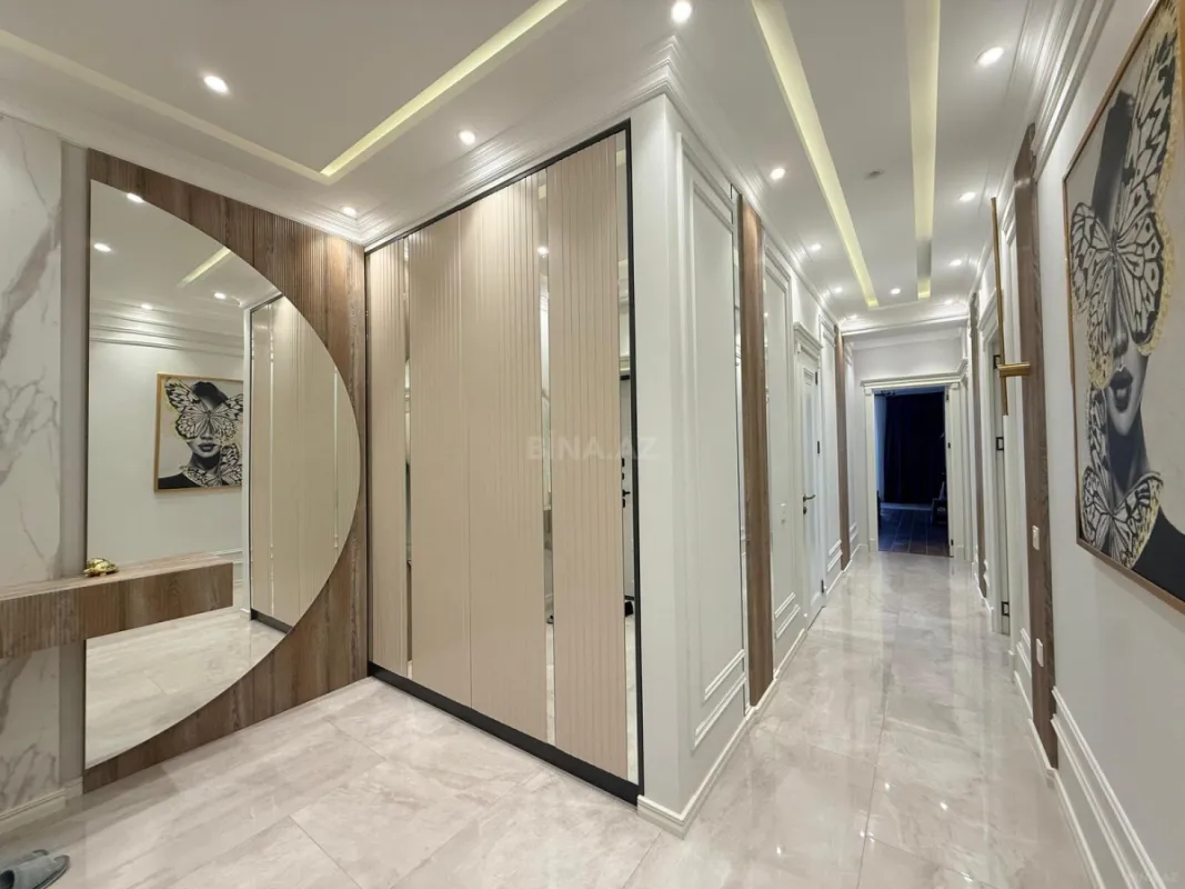 Satılır 3 otaqlı mənzil 137 m²