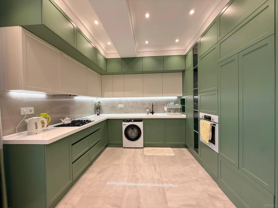 Satılır 3 otaqlı mənzil 137 m²