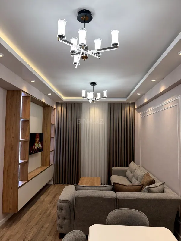 Kirayə verilir 3 otaqlı mənzil 118 m²