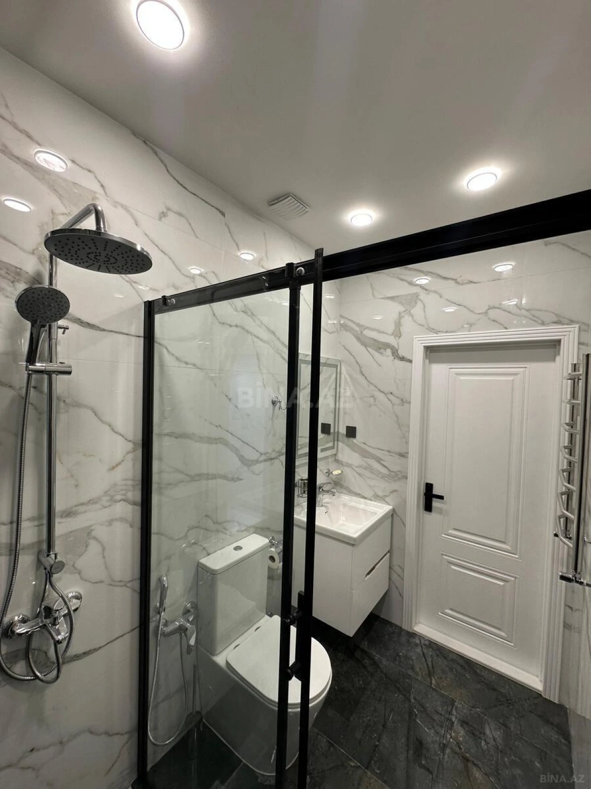 Kirayə verilir 3 otaqlı mənzil 118 m²