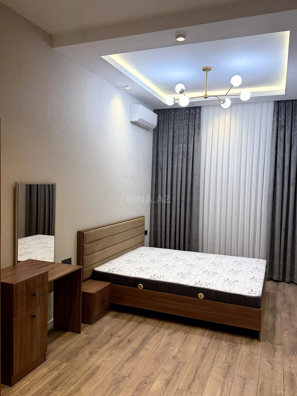 Kirayə verilir 3 otaqlı mənzil 118 m²