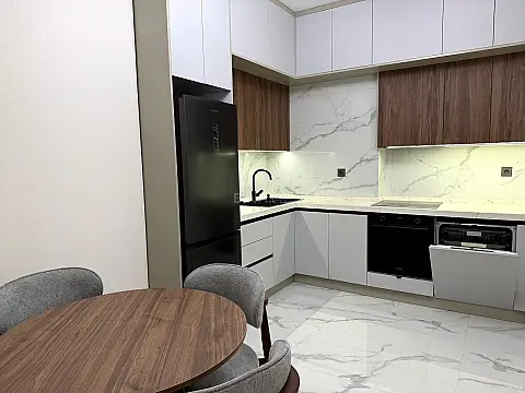 Kirayə verilir 3 otaqlı mənzil 118 m²