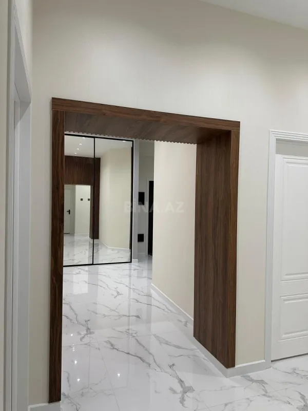 Kirayə verilir 3 otaqlı mənzil 118 m²