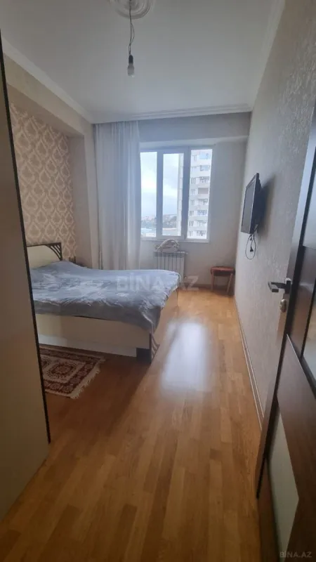 Satılır 2 otaqlı mənzil 68 m²