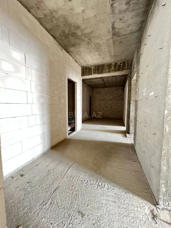 Satılır 3 otaqlı mənzil 135 m²