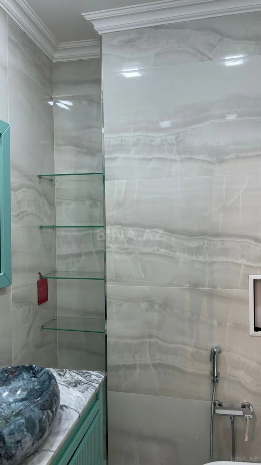 Satılır 3 otaqlı mənzil 140 m²