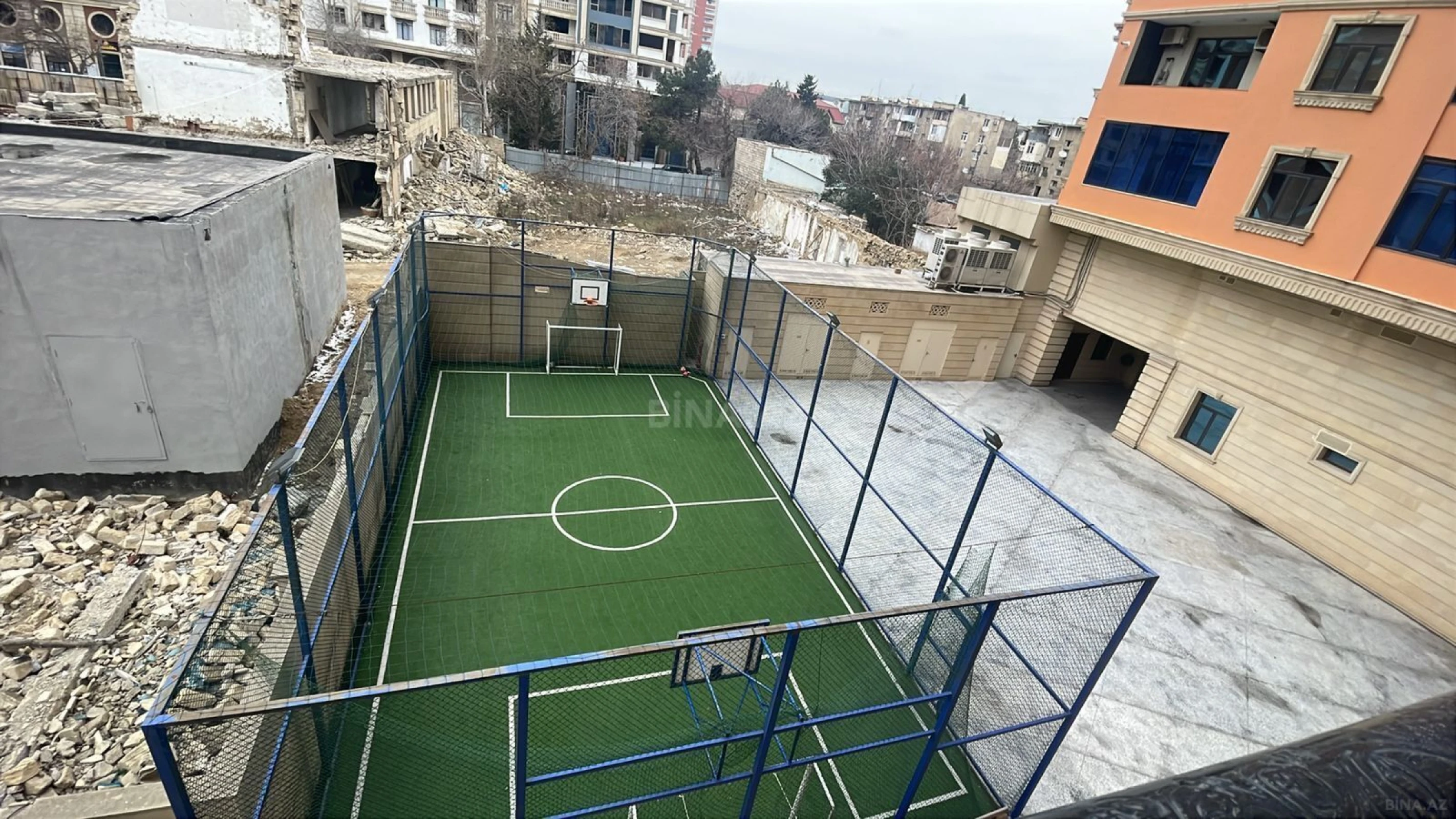 Satılır 3 otaqlı mənzil 140 m²