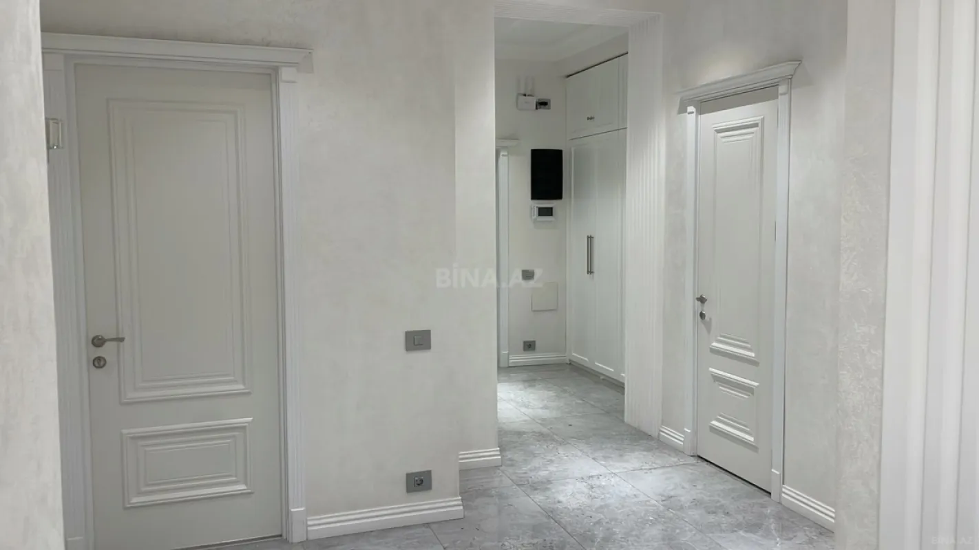 Satılır 3 otaqlı mənzil 140 m²