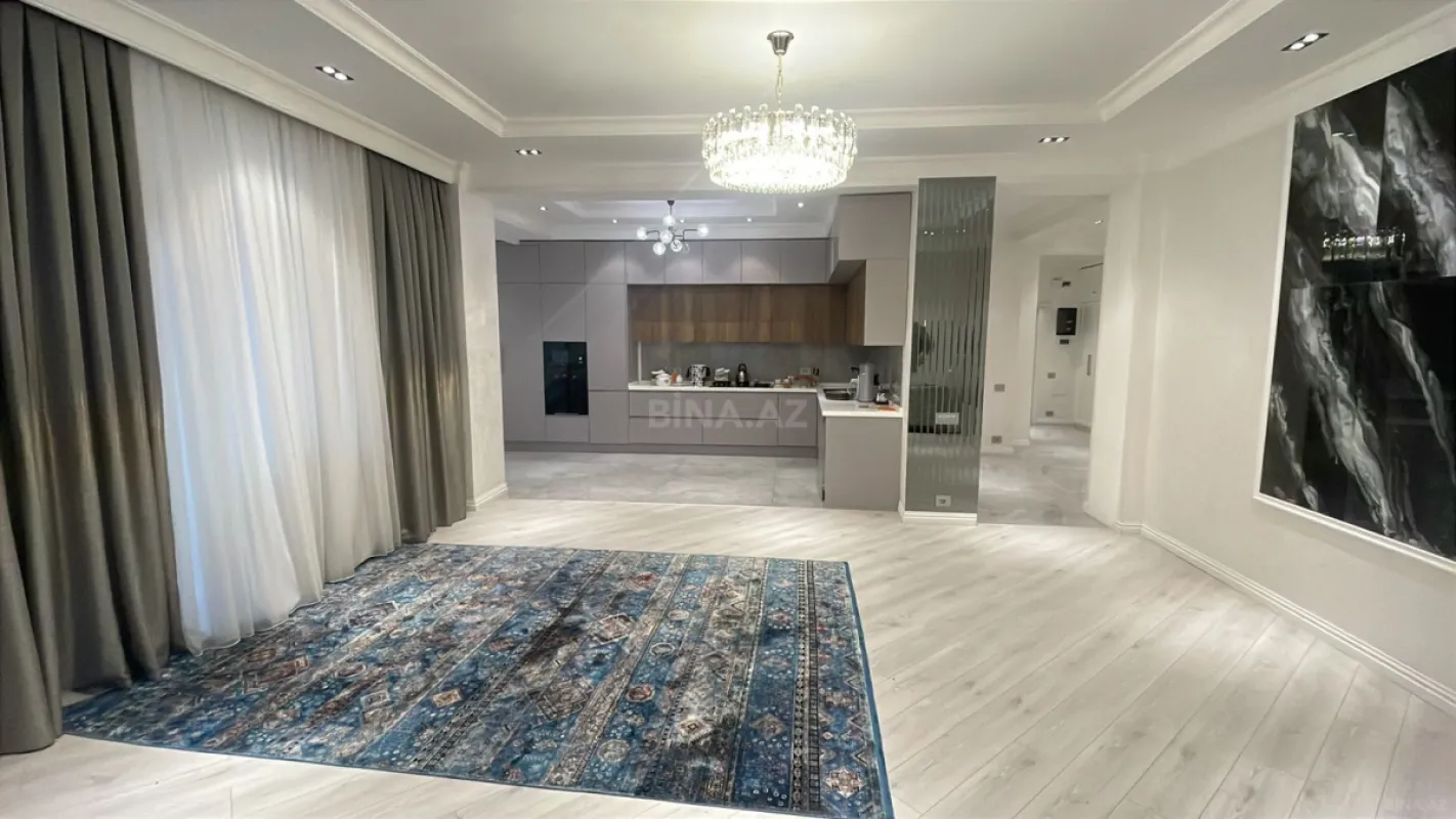 Satılır 3 otaqlı mənzil 140 m²