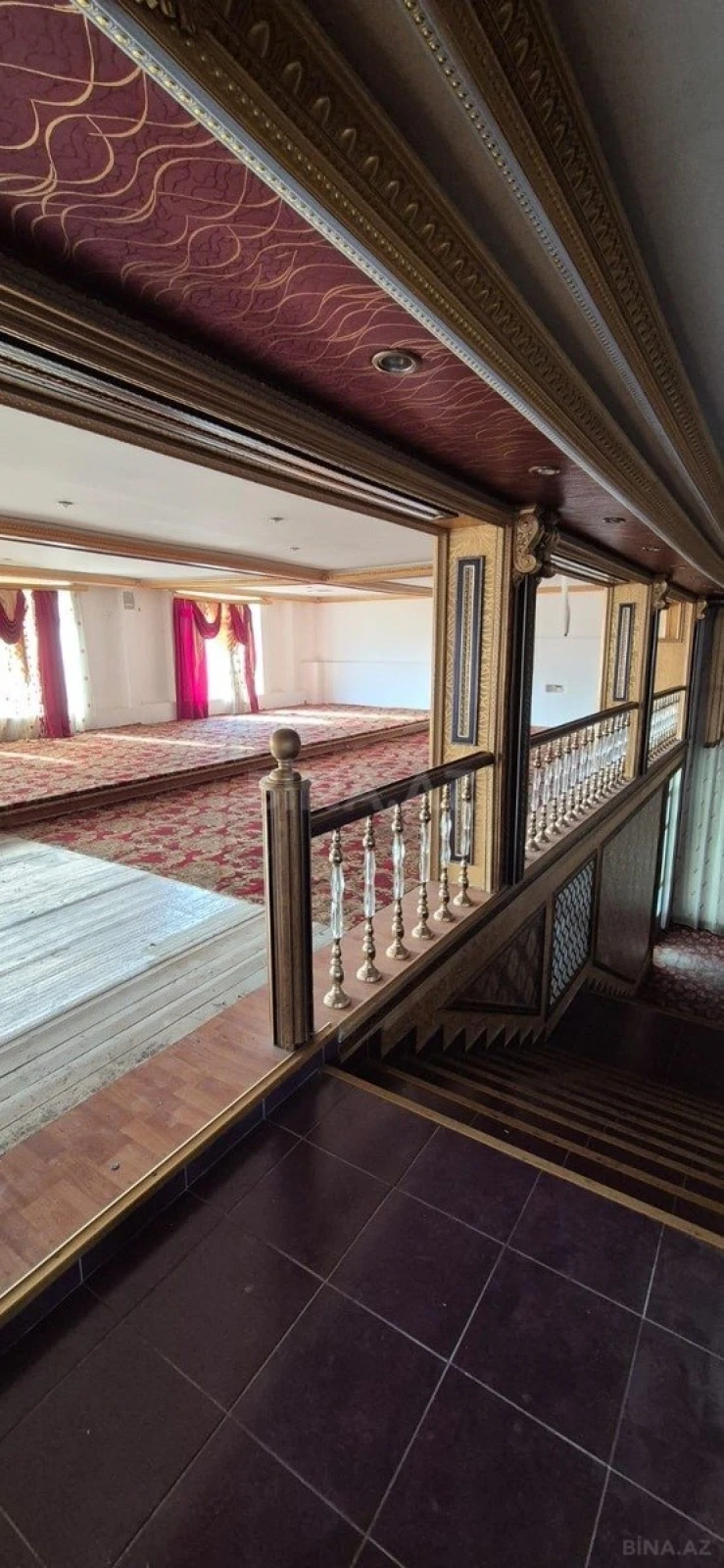 Satılır obyekt 1100 m²